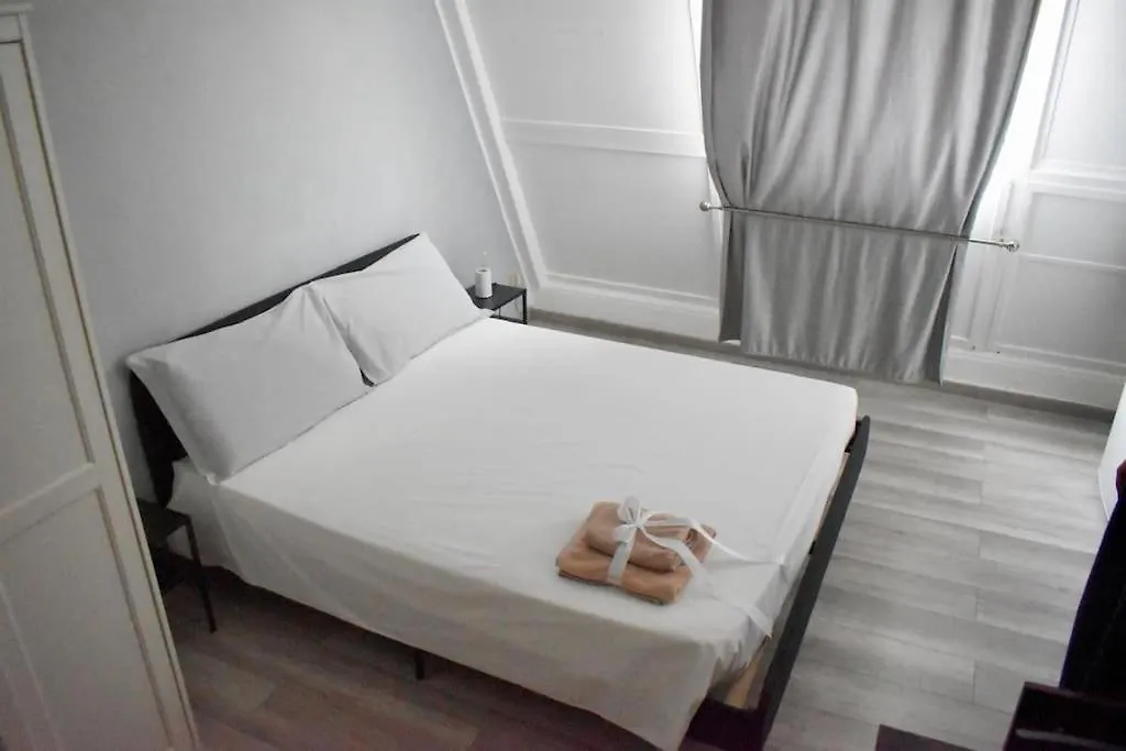 Brignole Tower Mini Apartment location